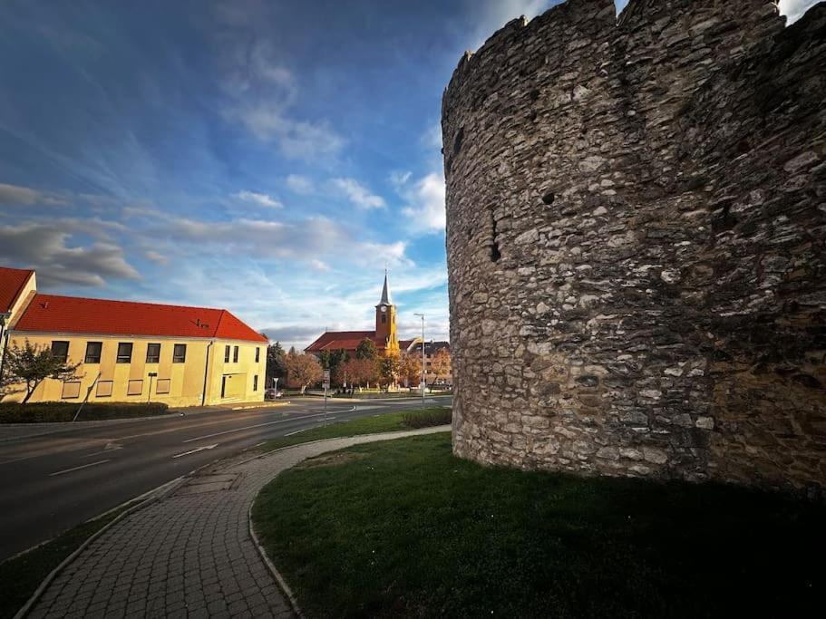 M18 - Csak Egy Lepes A Toertenelmi Belvaros - Free Parking Pécs Buitenkant foto
